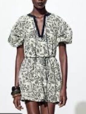 ZARA
JACQUARD Dress ZW Collection Size M